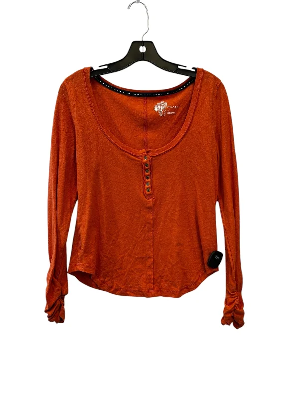 women's tops for those who want to stay on top of the latest fashion trends and wear pieces that are both stylish and on-trendTop Long Sleeve By Pilcro In Orange, Size: S