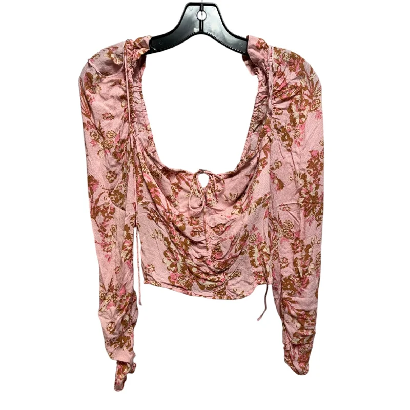 women's tops for those who want to show off their figure in a flattering wayTop Long Sleeve By Free People In Pink, Size: S