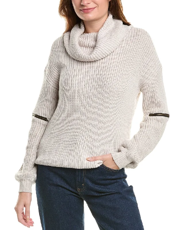 Fitted Cashmere SweatersFATE Turtleneck Sweater