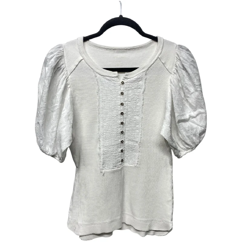 women's tops for those who want to wear versatile pieces that can be dressed up or downTop Short Sleeve By Pilcro In White, Size: S